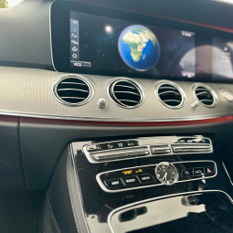 
										Mercedes-Benz E-class 200 full									