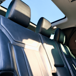 
										Land Rover Discovery 5 full									