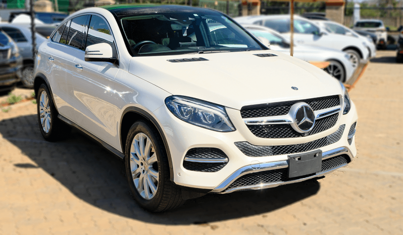 
								Mercedes-Benz GLE350d 4-Matic full									
