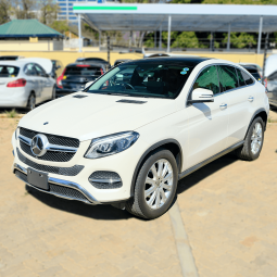 
										Mercedes-Benz GLE350d 4-Matic full									