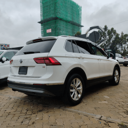 
										Volkswagen Tiguan full									
