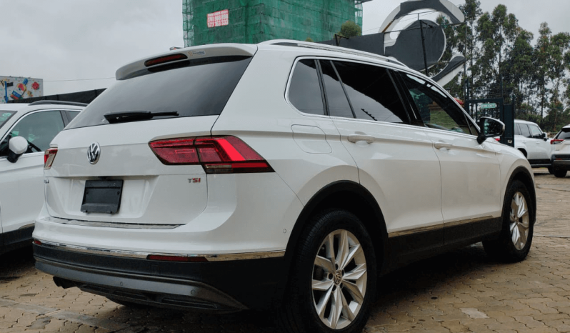 
								Volkswagen Tiguan full									