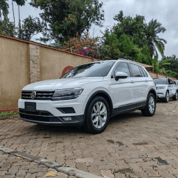 
										Volkswagen Tiguan full									