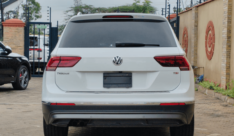 
								Volkswagen Tiguan full									