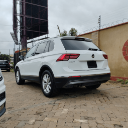 
										Volkswagen Tiguan full									