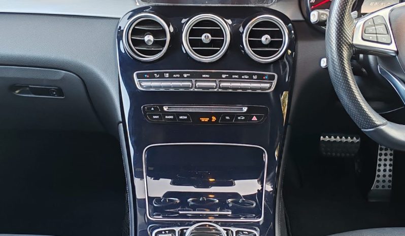 
								Mercedes-Benz GLC220D-4Matic AMG full									