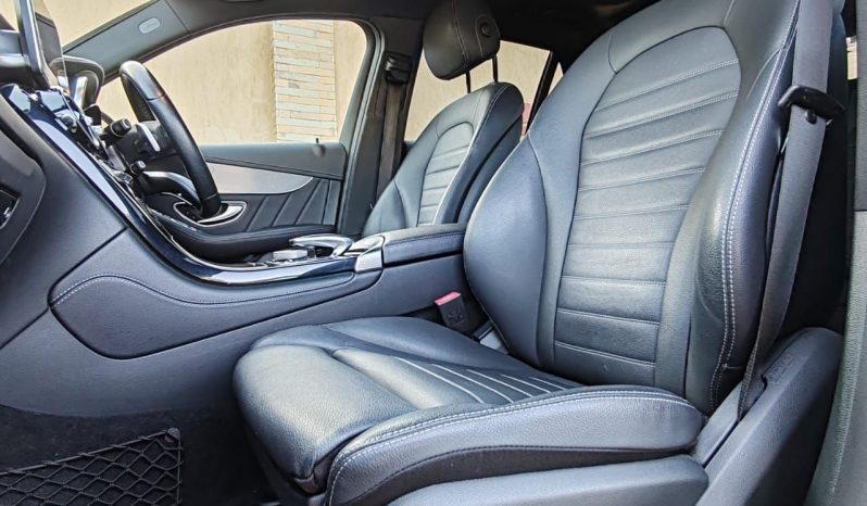 
								Mercedes-Benz GLC220D-4Matic AMG full									