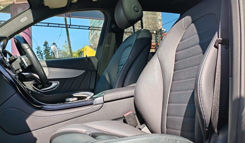 
								Mercedes-Benz GLC220D-4Matic AMG full									