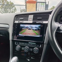 
										Volkswagen Golf full									