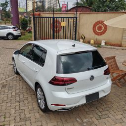 
										Volkswagen Golf full									