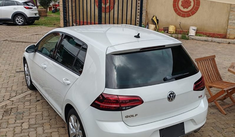 
								Volkswagen Golf full									