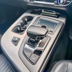 
										Audi Q7 S-Line full									