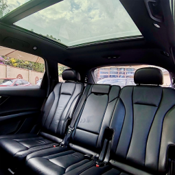 
										Audi Q7 S-Line full									