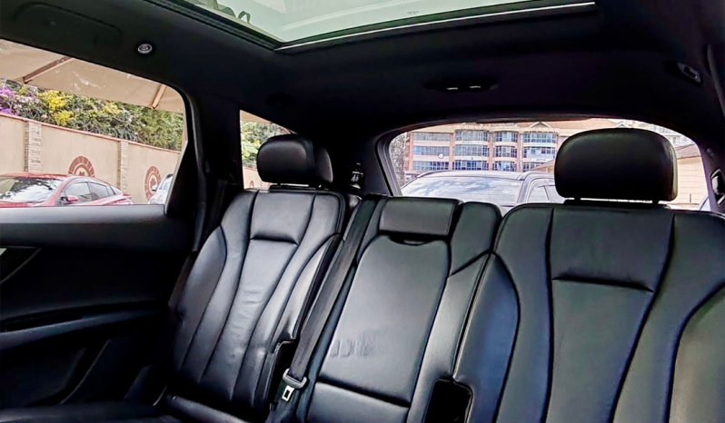 
								Audi Q7 S-Line full									
