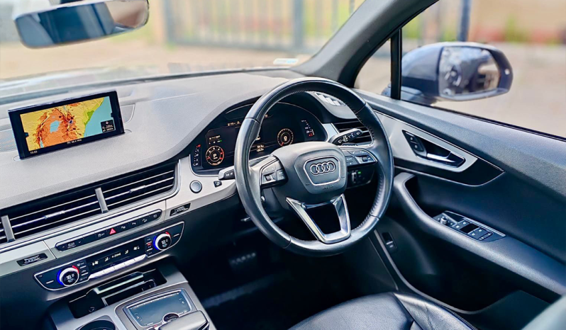 
								Audi Q7 S-Line full									