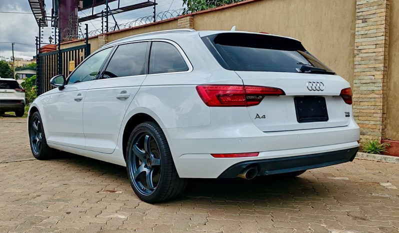 
								Audi A4 Quattro full									