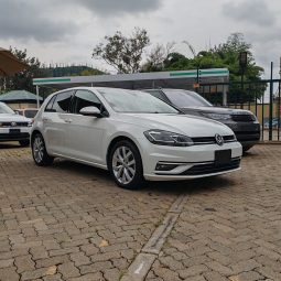 
										Volkswagen Golf full									