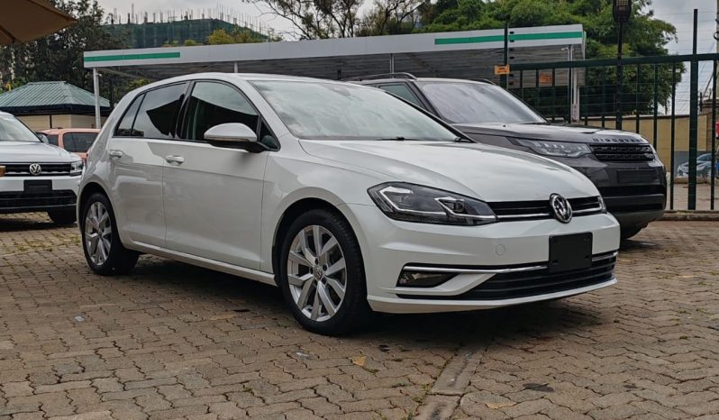 
								Volkswagen Golf full									