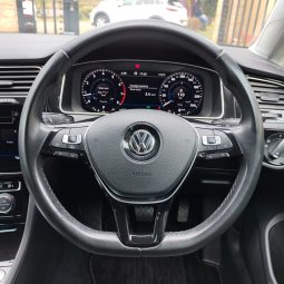 
										Volkswagen Golf full									