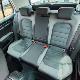 
										Volkswagen Golf full									