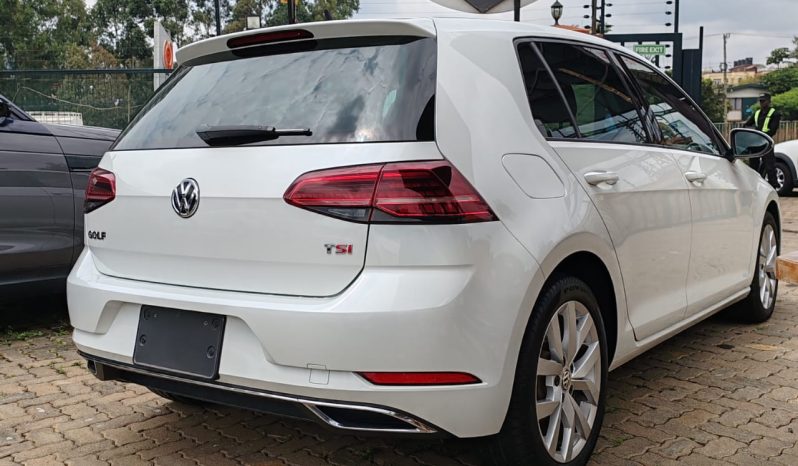 
								Volkswagen Golf full									