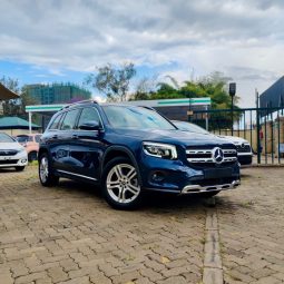 
										Mercedes Benz GLB250 4MATIC full									